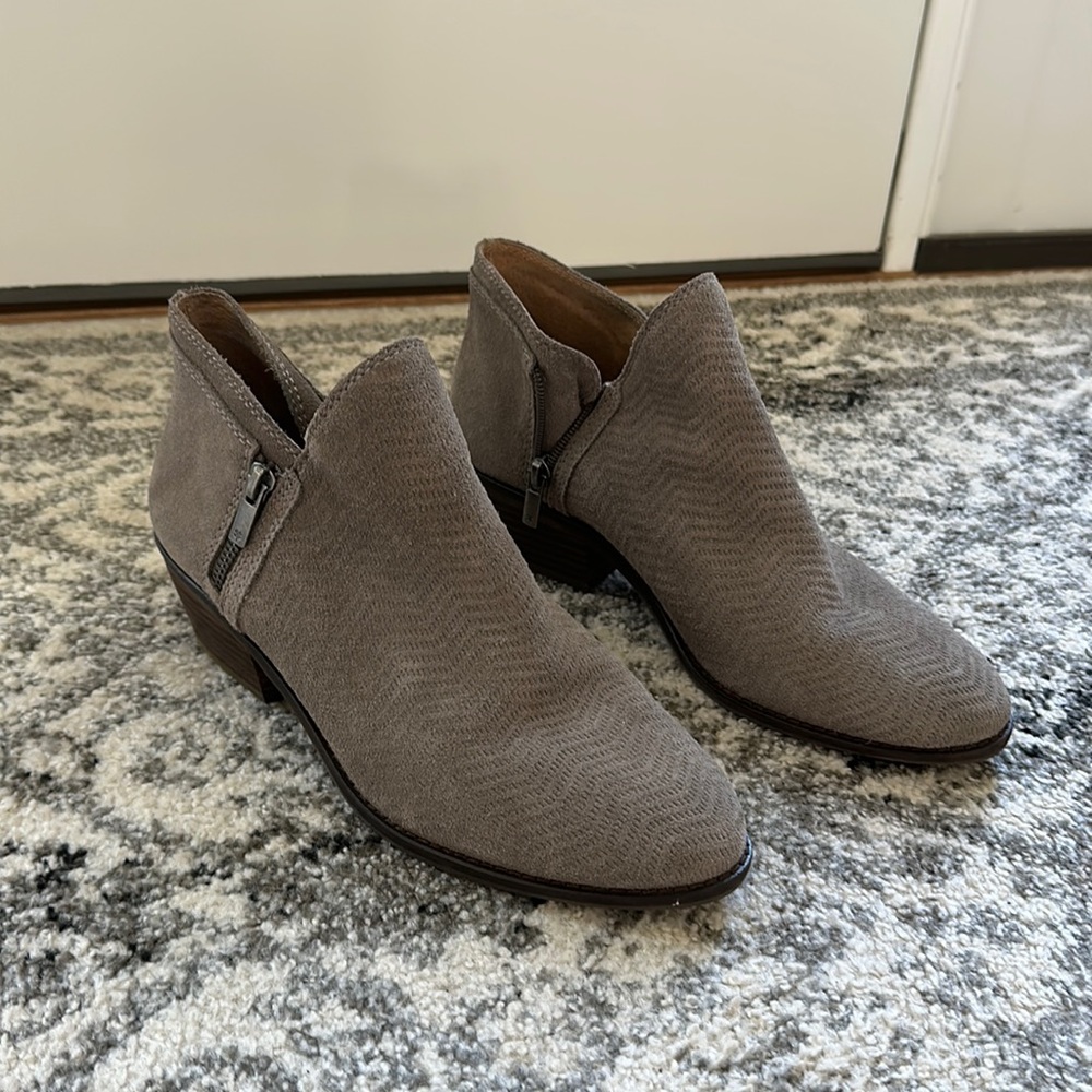 Suede booties in excellent condition. Only worn once!